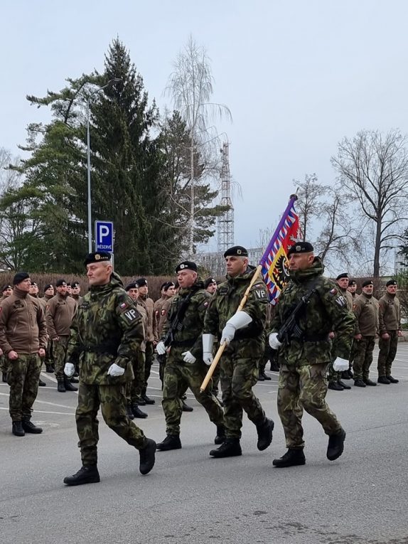 Slavnostní nástup Velitelství Vojenské policie v Táboře